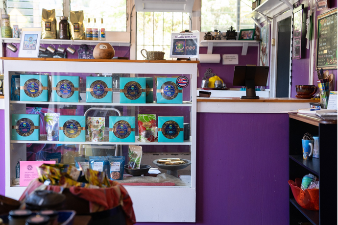 What Does Hawaiian Rum Cake Taste Like?