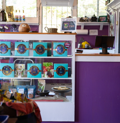 What Does Hawaiian Rum Cake Taste Like?